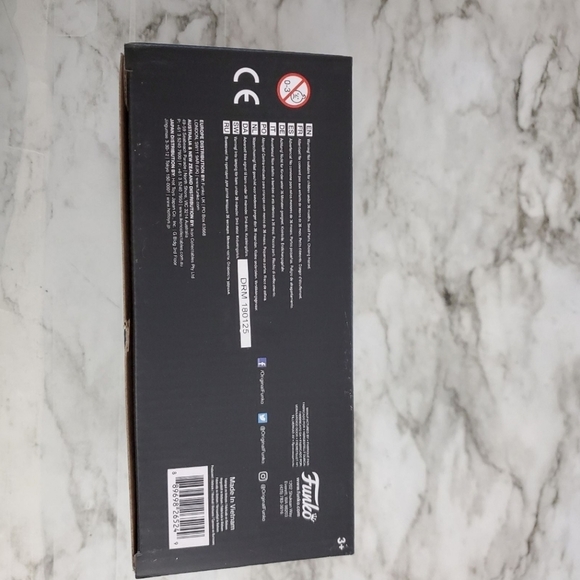 Funko Rubeus Hagrid & Harry Potter Vinyl Figures - Picture 2 of 5